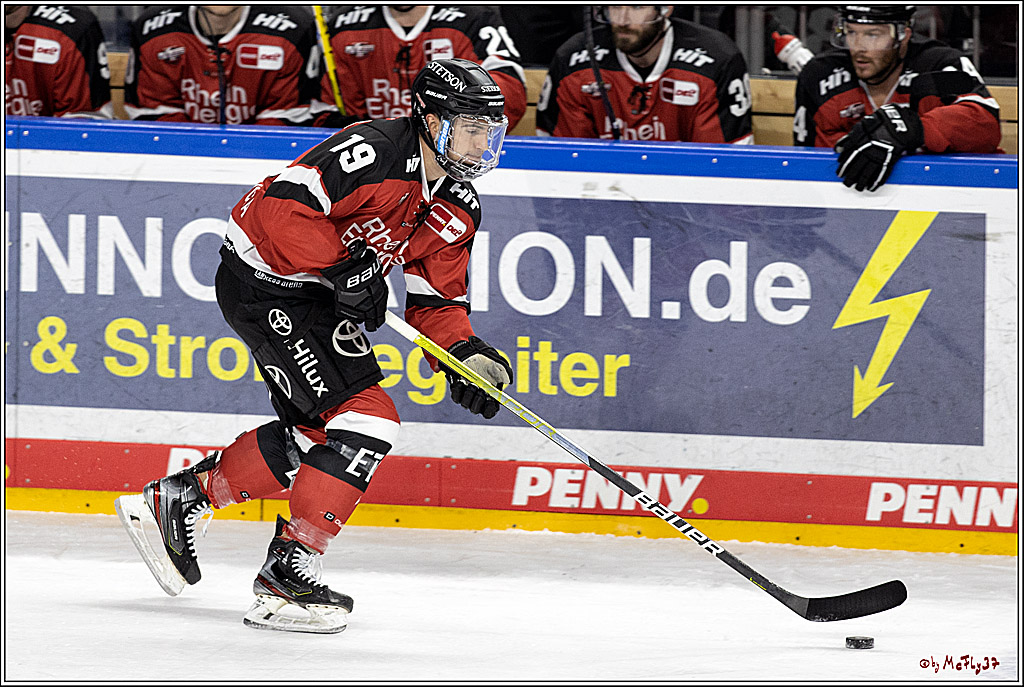 PENNY DEL Viertelfinale 2. Spiel;  Koelner Haie - Eisbaeren Berlin; Koeln, 12.04.2022